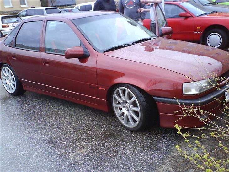 {{currentPhoto.altText}} billede {{currentPhoto.number}}