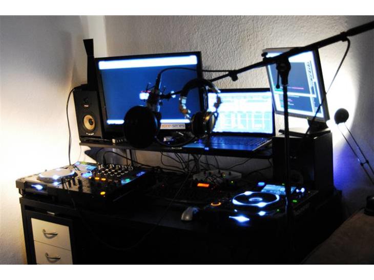 {{currentPhoto.altText}} billede {{currentPhoto.number}}