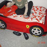 min sønd's Ferrari seng