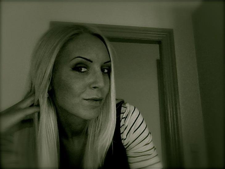 {{currentPhoto.altText}} billede {{currentPhoto.number}}