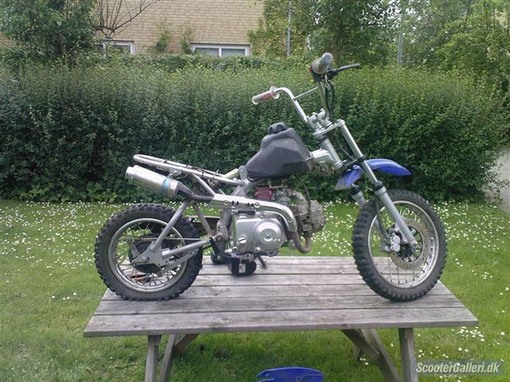 {{currentPhoto.altText}} billede {{currentPhoto.number}}