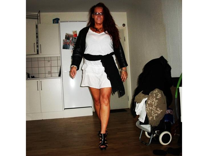 {{currentPhoto.altText}} billede {{currentPhoto.number}}