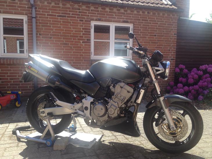 {{currentPhoto.altText}} billede {{currentPhoto.number}}