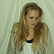 Mia R