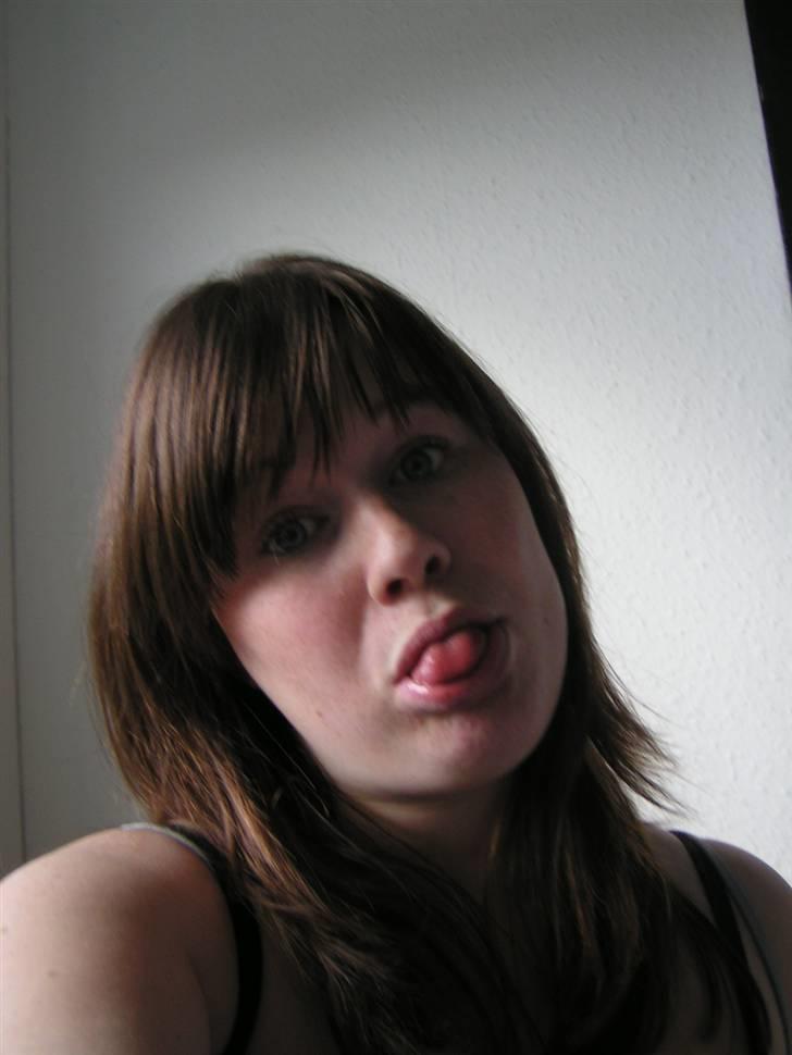 Kvinde Smuuk ? bedøm :P - Taget d. 12. Juli 2008 (: Lidt fjol! billede 3