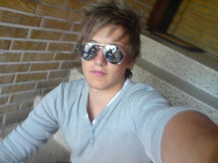 {{currentPhoto.altText}} billede {{currentPhoto.number}}