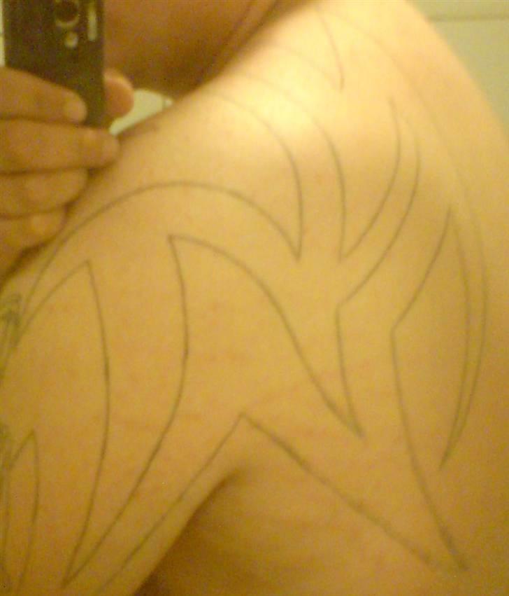 Mand Kenneth - Min Tattoo - Work in progress - Ryggen/Skulderen billede 5