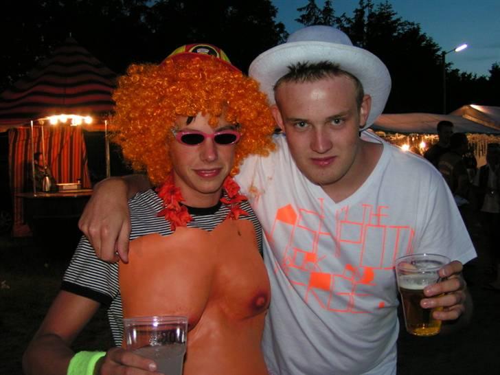 Mand Morten H - mig til venstre... lidt snitten... fra HAZE 08 www.haze.dk billede 2