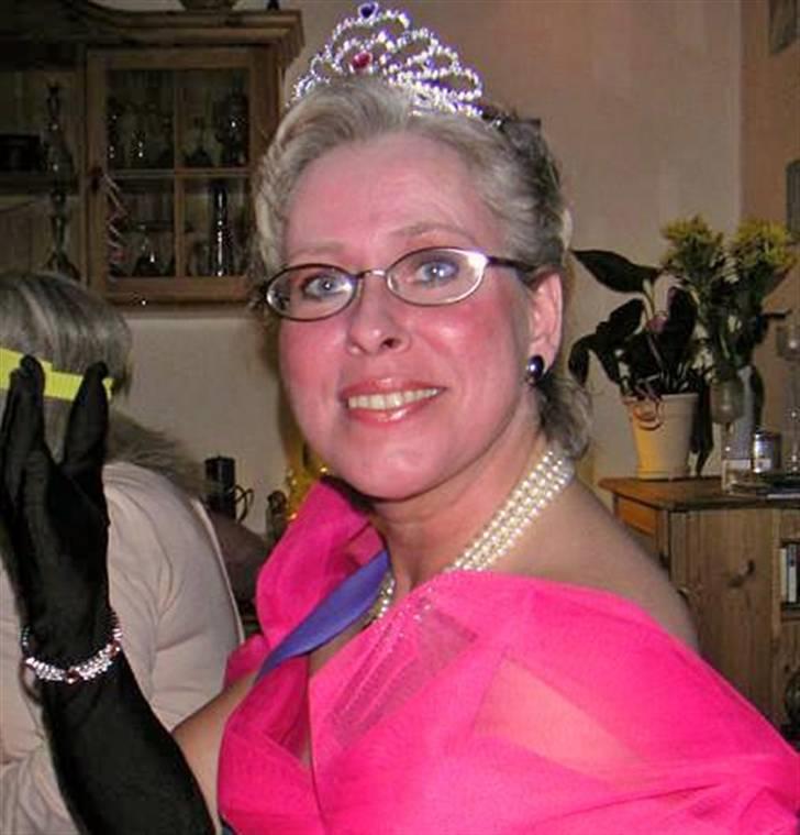 Kvinde Fru Larsen. - Karneval. 2005. billede 6