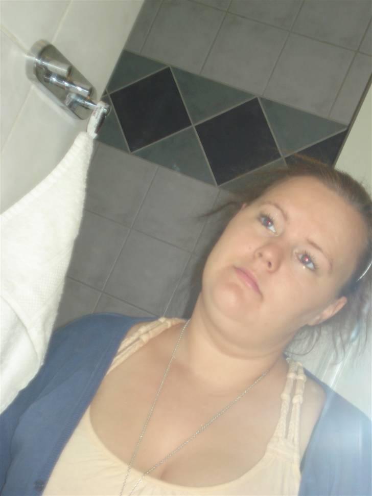 Kvinde Elise - Det er taget inde jeg blev gravid.  billede 1