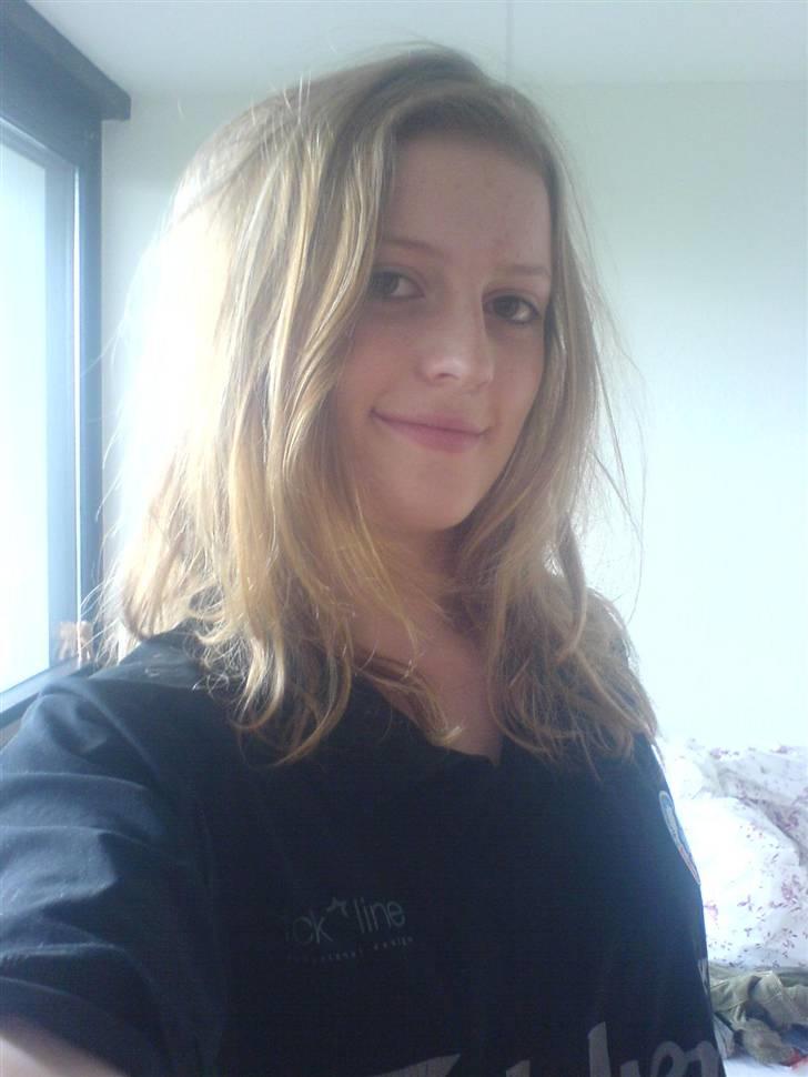 Kvinde Camilla - Hihi... Hård morgen efter kanon by tur ;)  billede 2