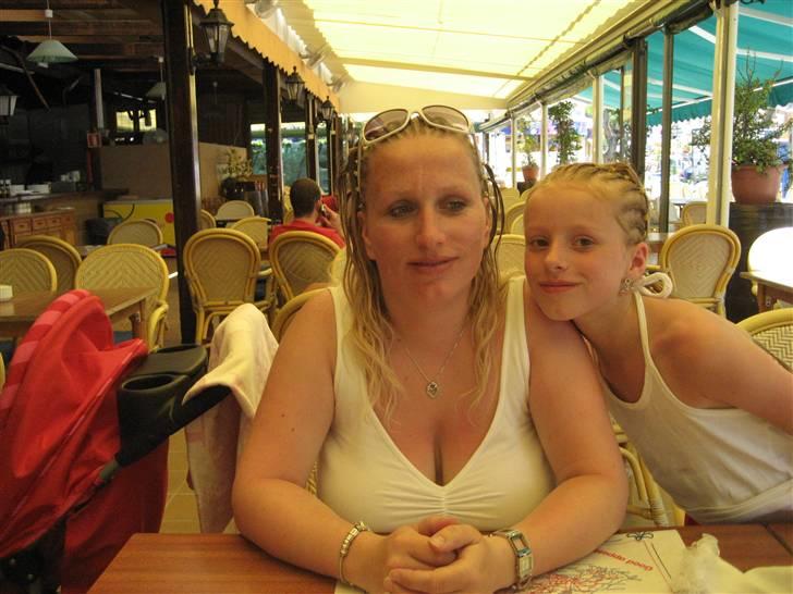 Kvinde Mette - mig og min datter på mallorca billede 1