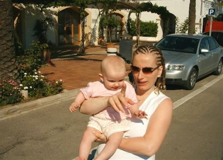 Kvinde Mette - min datter laura og mig  billede 6