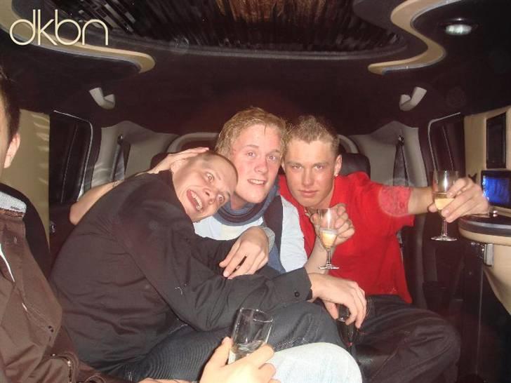 Mand Anders - til en af mine kammeraters 18 års, sindsyg aften :) billede 1