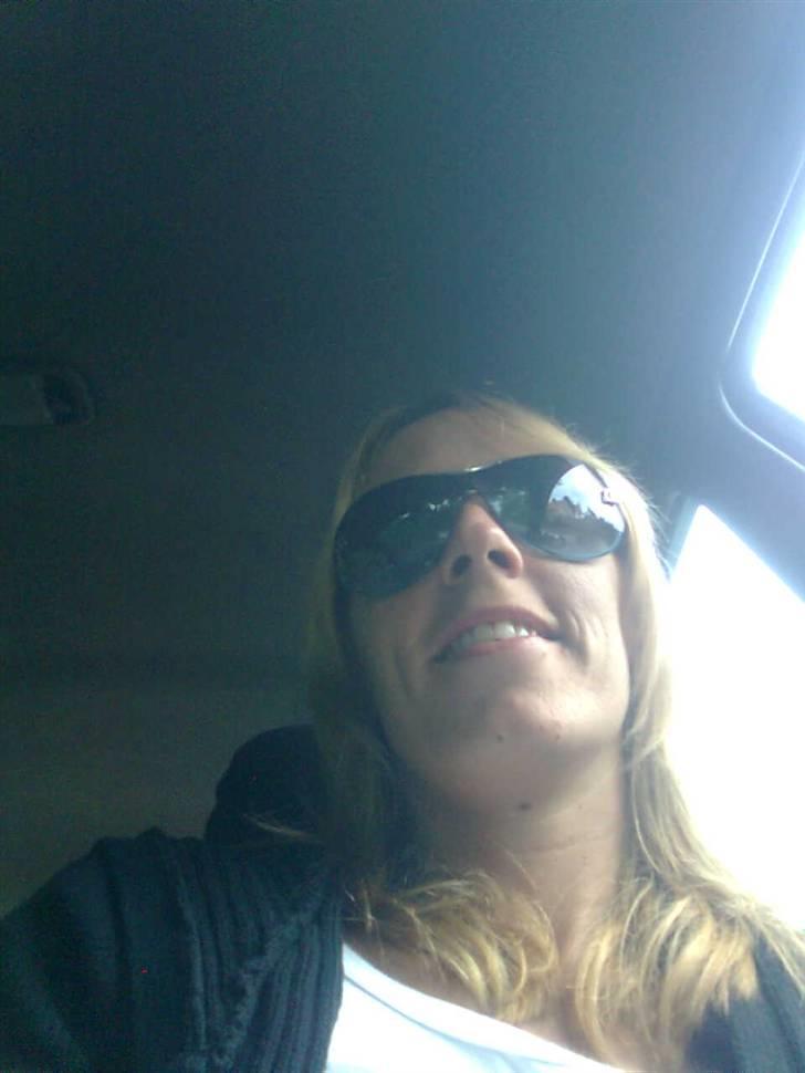 Kvinde Lonni - Hydepark billede 1