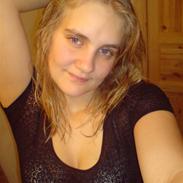 Kvinde Tiina <'33