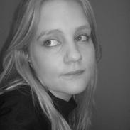 Kvinde Tiina <'33