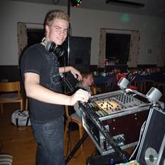 Mand DJ Joez