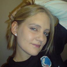 Kvinde Tiina <'33