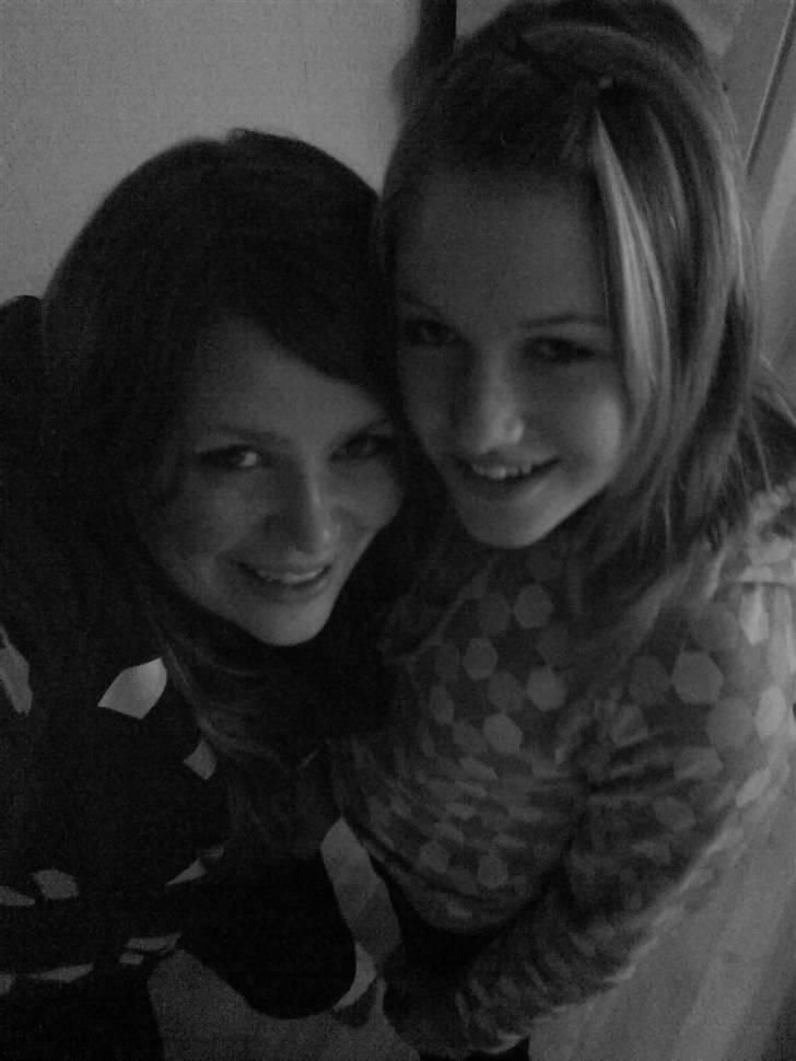 Kvinde Suzy  - Min bedste veninde og mig ! <3  billede 12