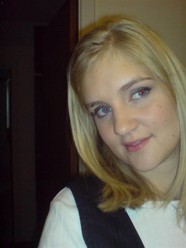 Kvinde Tiina <'33 billede 4
