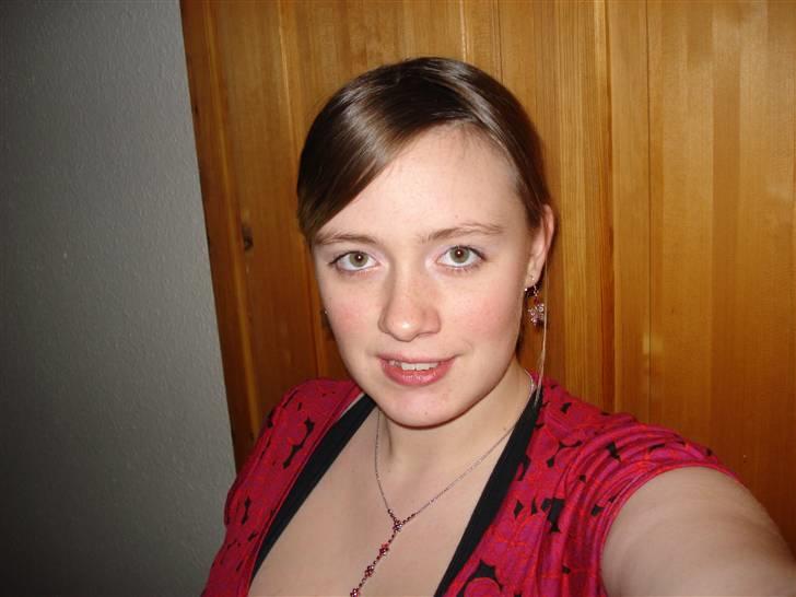 Kvinde Sabrina - nytårsaften. billede 6