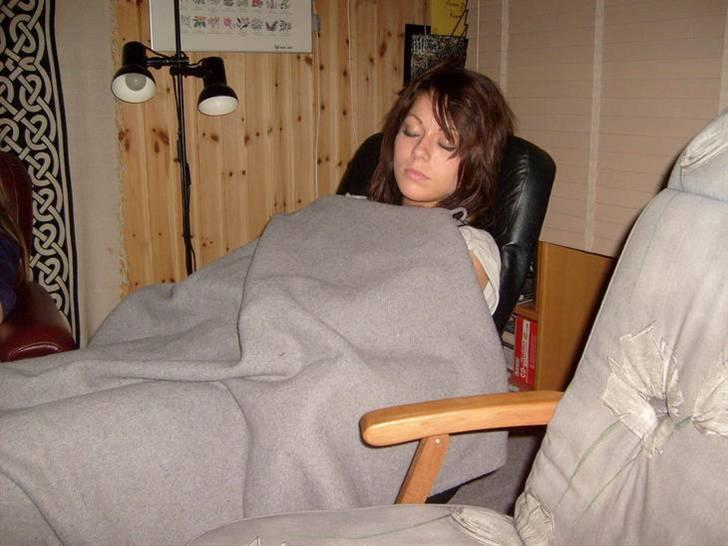 Kvinde Sara - Ja, gik vidst død xD billede 3