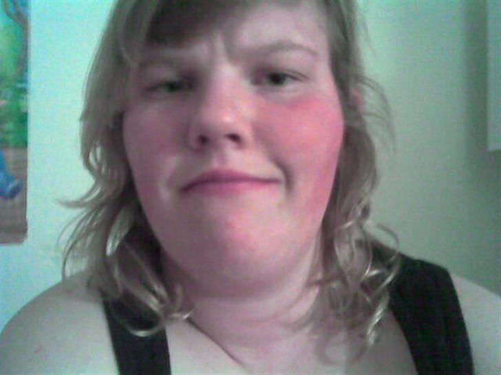 Kvinde Marianne - Rødekinder :-) og ser da også koncentreret ud :-) billede 3