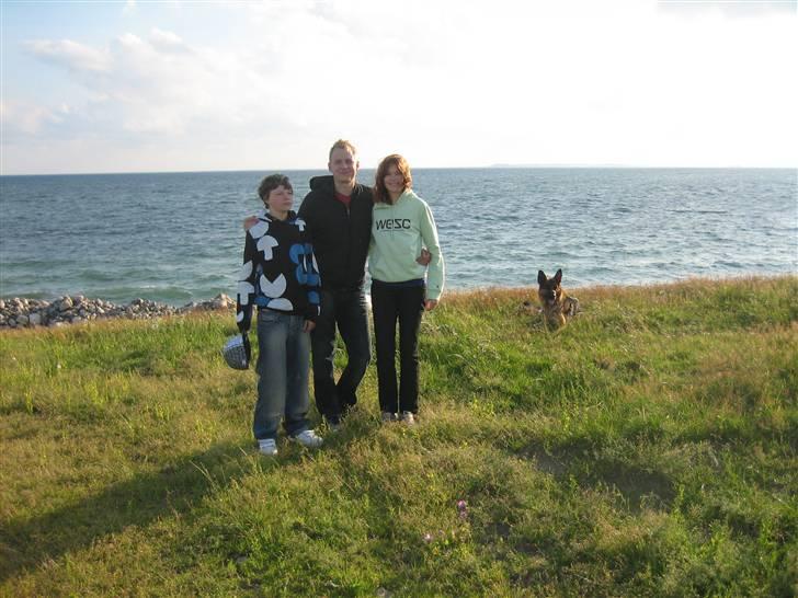 Mand Stefan - Min Søster Hendes kæreste og mig..:D billede 2