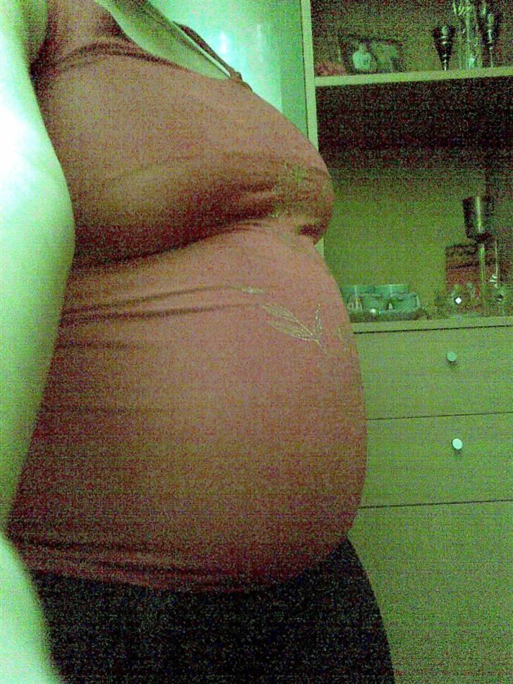 Kvinde Sabrina - Min mave 34 uger henne. billede 10