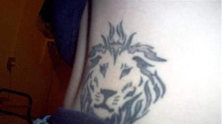 Kvinde Tanja Jensen (Opd. 26/3-22) - min 1. tush: løve hoved, sidder på højre side af lænden, symbolisere mit stjernetegn, lavet i december 05 billede 4