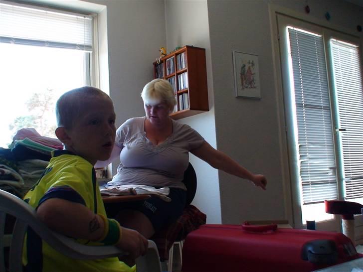 Kvinde Krusedullen - Mig igen, og min søn på 10 år. billede 5