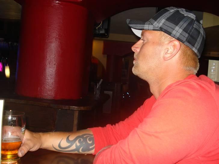 Mand Kim Madsen - På La Bar I Aalborg billede 1