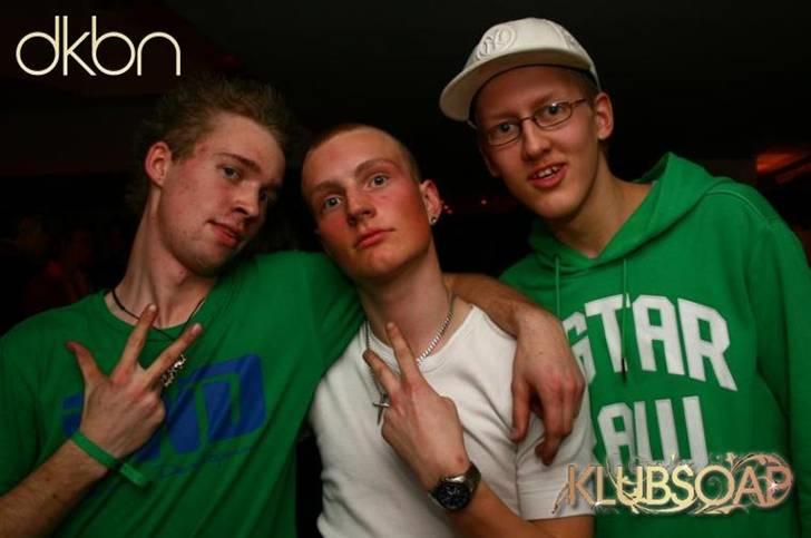 Mand Tim A - tur i byen med vennerne billede 2