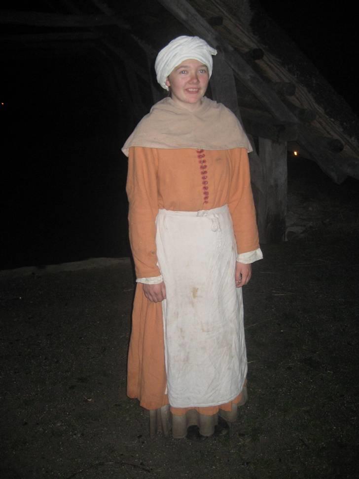 Kvinde Sabrina - Middelalder Centret efterårsferien 2008 billede 8