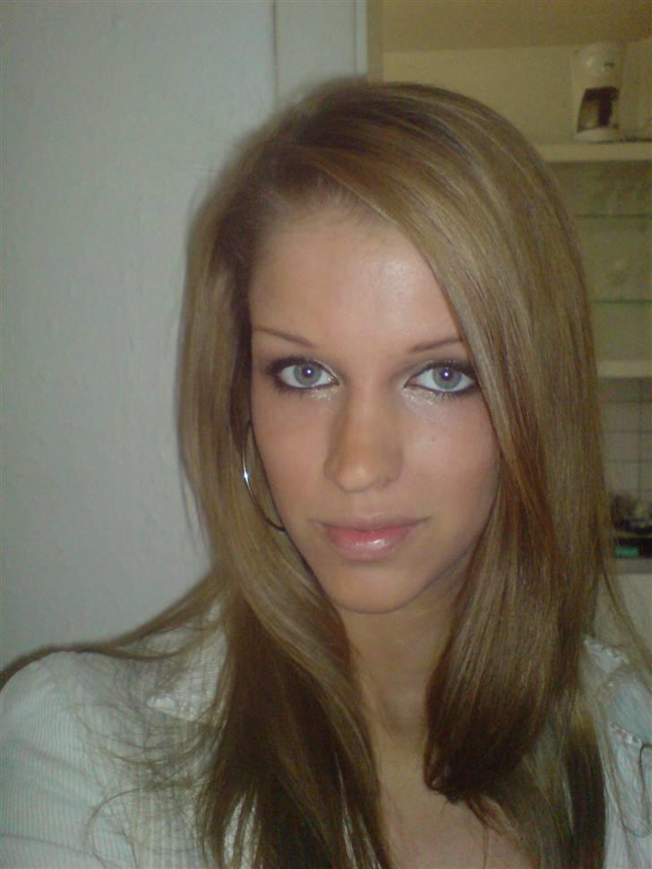 Kvinde Jeannie - gammelt billede 1