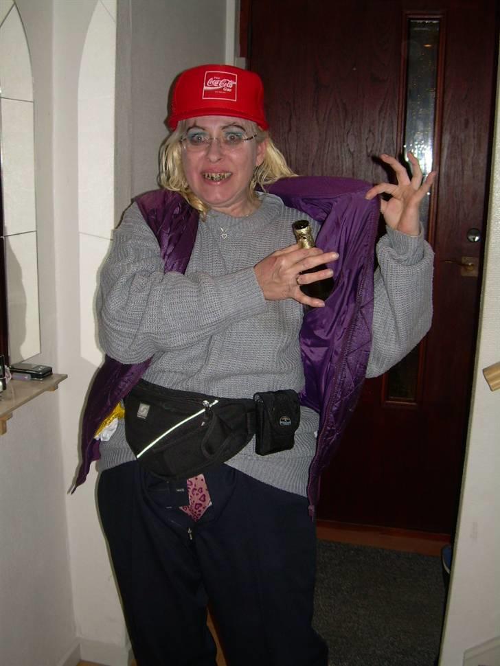 Kvinde Fru Larsen. - Karneval 2008. billede 13