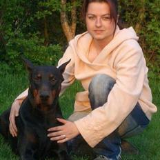 Kvinde **Kennel Proud Danish**