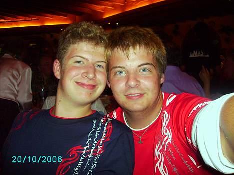 Mand skipper - mig og min lille bror..  billede 3