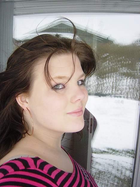 Kvinde Line billede 19