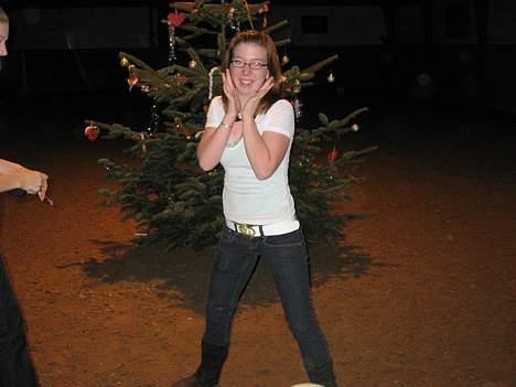 Kvinde Stine - ´ Er til julefrokost , så er lovligt undskyldt for mit face ? :b billede 2