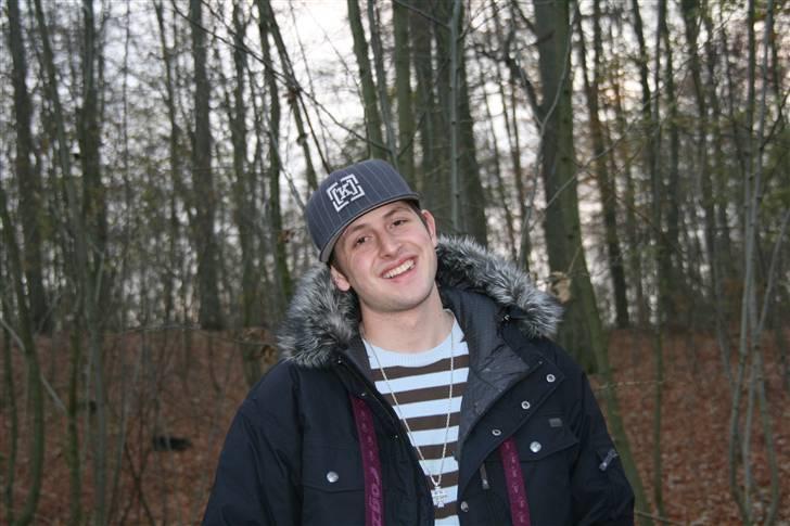 Mand Q - I skoven billede 2