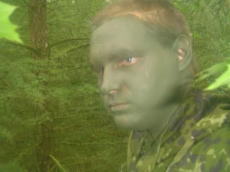 Mand Bøgh - I felten hvor jeg leger krigfarlig i forbindelse med jobbet billede 1