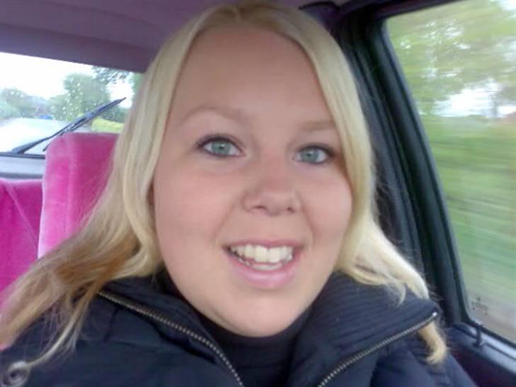 Kvinde Karina Larsen - ja ja, tjek lige betrækket bag mig!!! PINK!!! billede 3