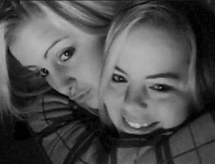 Kvinde Tanja - lillesøs ( Anjablondinen )  og mig.. meget gammelt billede 12