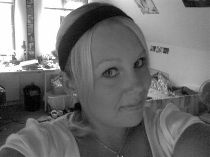 {{currentPhoto.altText}} billede {{currentPhoto.number}}