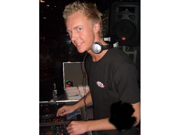 {{currentPhoto.altText}} billede {{currentPhoto.number}}