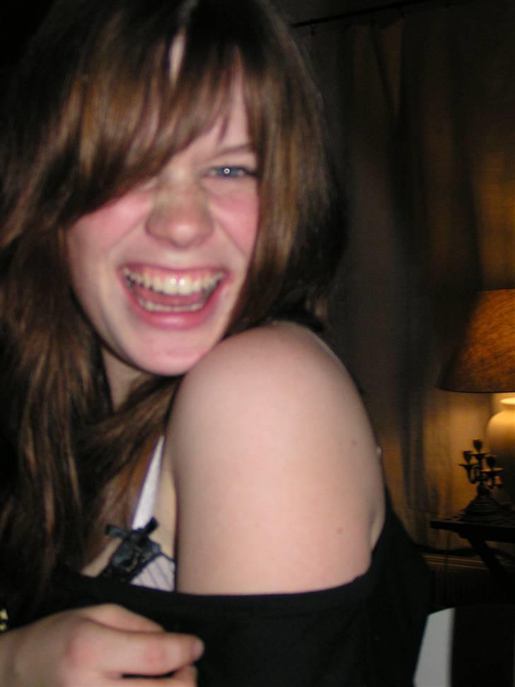 Kvinde Smuuk ? bedøm :P - 18 års fødseldag November 2007 billede 18