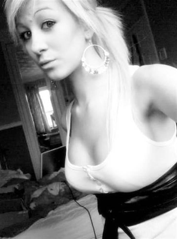 Kvinde Charlotte - Med eller uden bums - Jeg elsker stadig mig selv. billede 10