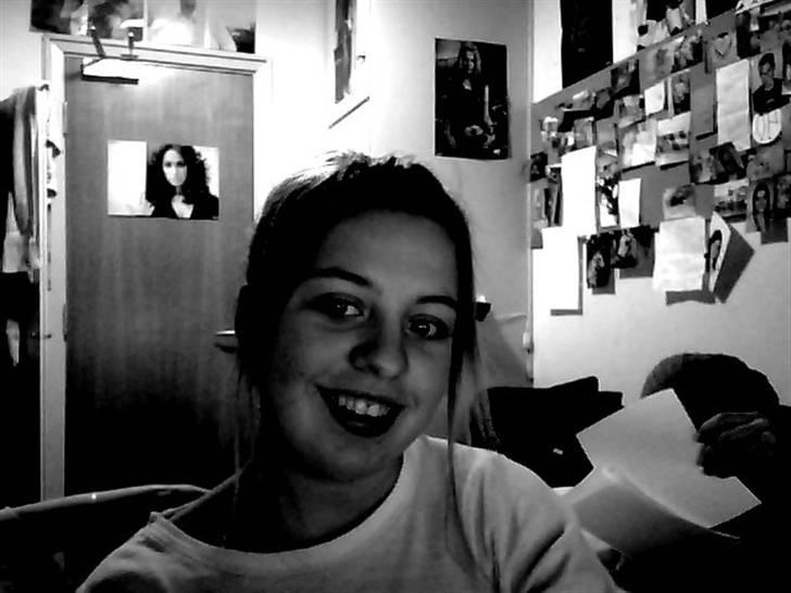 Kvinde Laura - HEj! billede 1